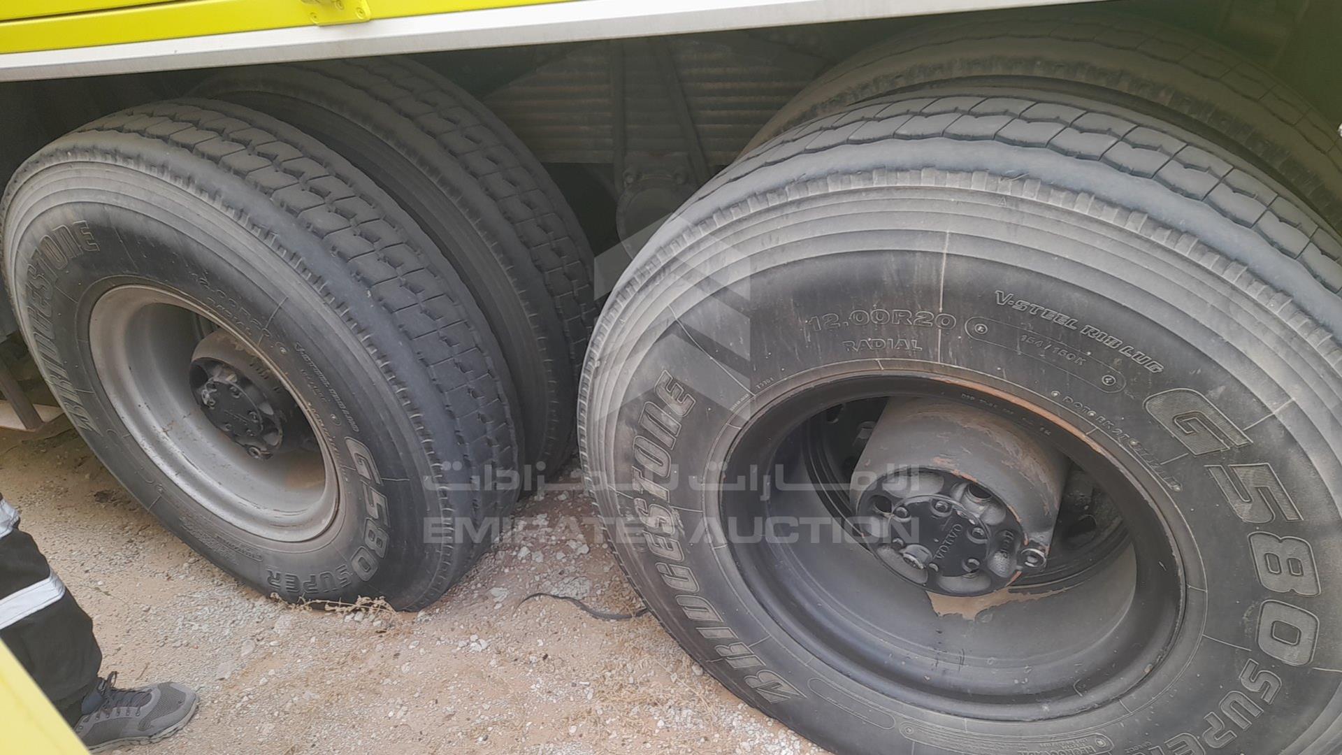 0 VOLVO FL 10 VIN: YV2F4C1G5WA281992
