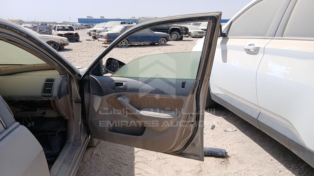 هوندا سيفيك 2005 — الباب الأمامي الأيمن — صورة 24