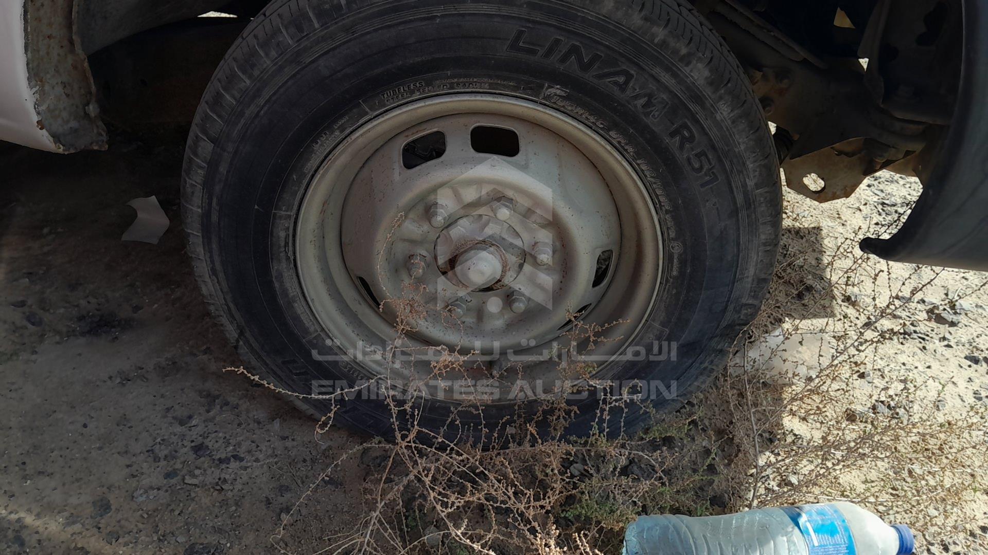2000 NISSAN 2400 VIN: JN6BD23S6YA711209
