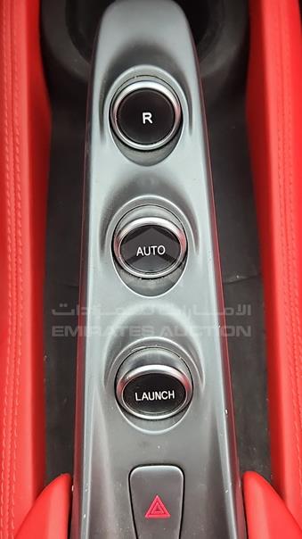 فيراري F8 Spider 2023 — زاوية ناقل الحركة — صورة 20