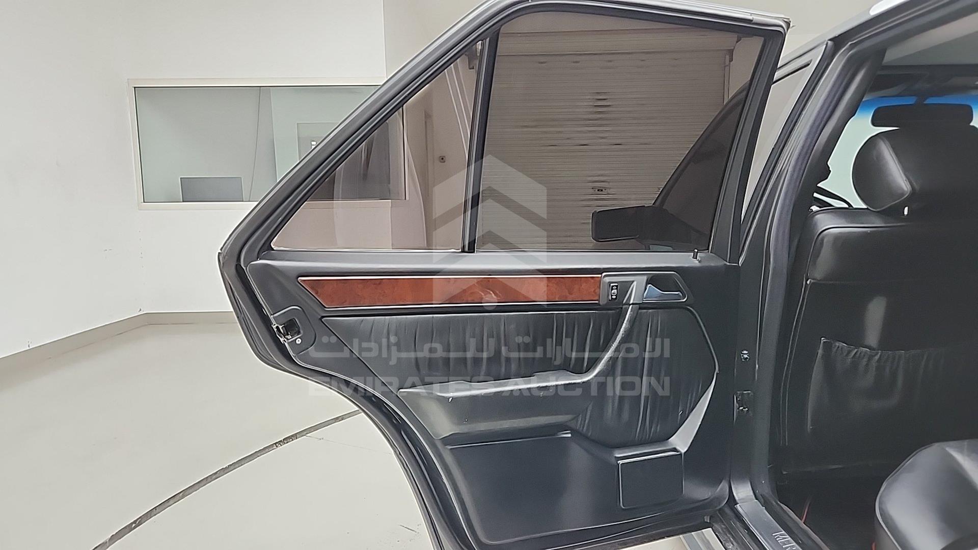 1993 MERCEDES E 500 VIN: WDB1240341B923021