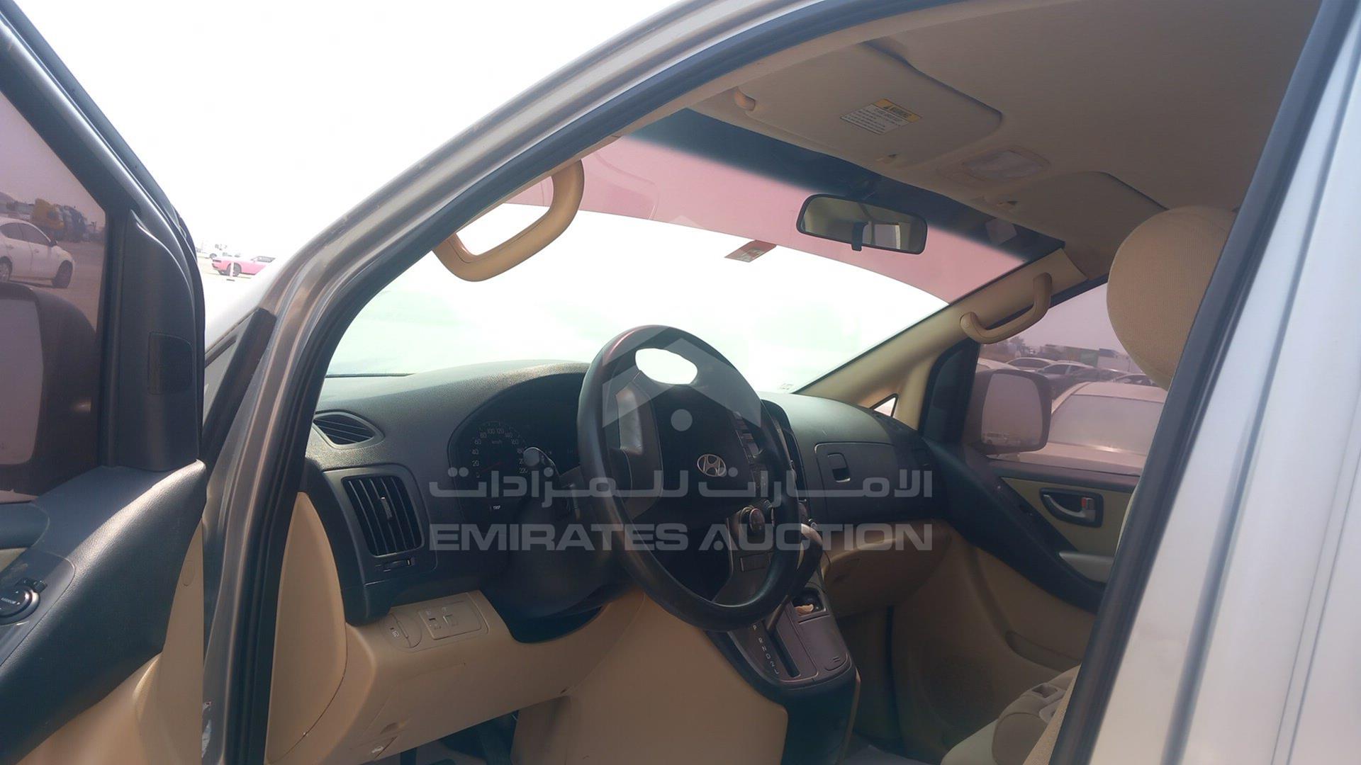 2012 HYUNDAI H1 VIN: KMHWH81R3CU337401