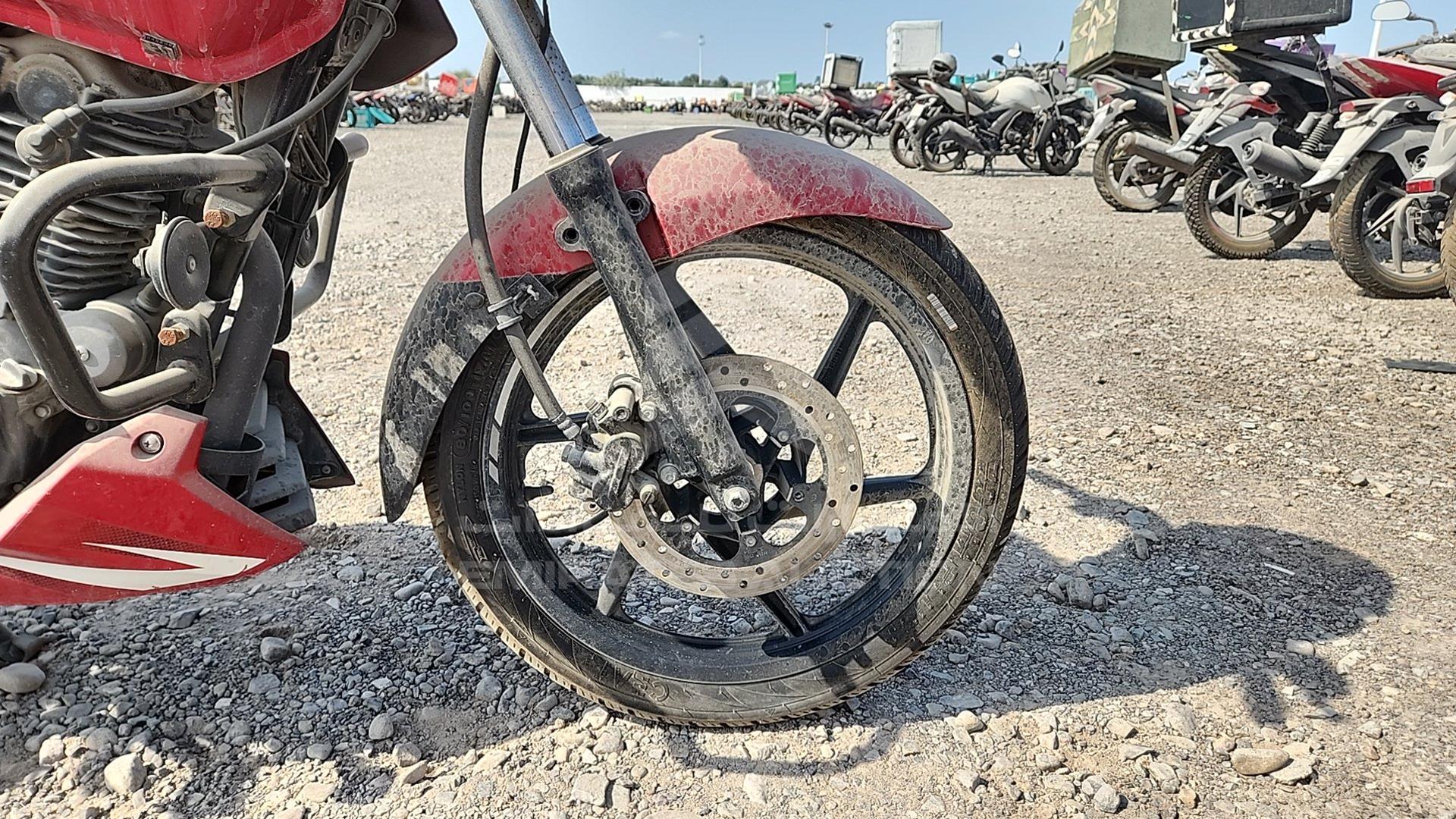 0 BAJAJ PULSAR VIN: MD2A11CX6LCE59856