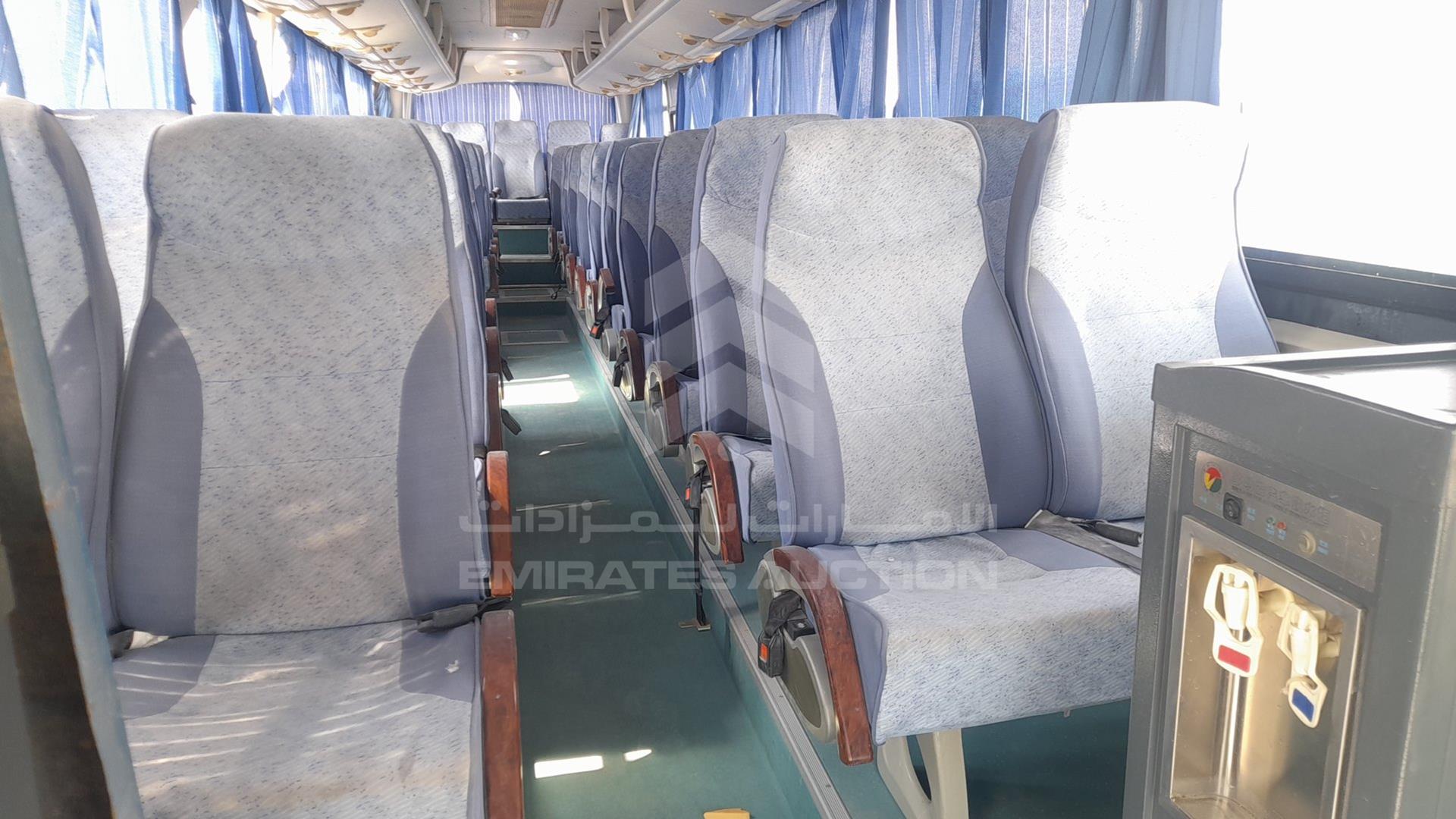 2010 BUS --- VIN: LGF6JR9W7AF123500