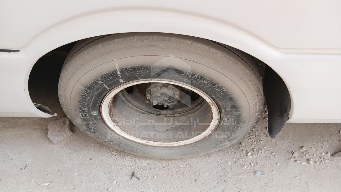 2009 Mitsubishi Rosa — Rear Left Tyre — Photo 28