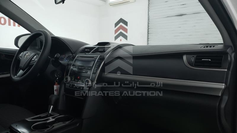 6T1BF9FK9HX695666 Auction: EmiratesAuction Lot: 422756 6T1BF9FK9HX695666 Toyota Camry 2017 WHITE Photo 25