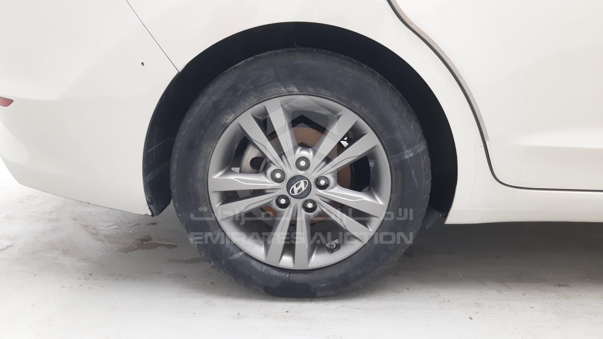 2018 HYUNDAI ELANTRA VIN: 5NPD84LF6JH235542