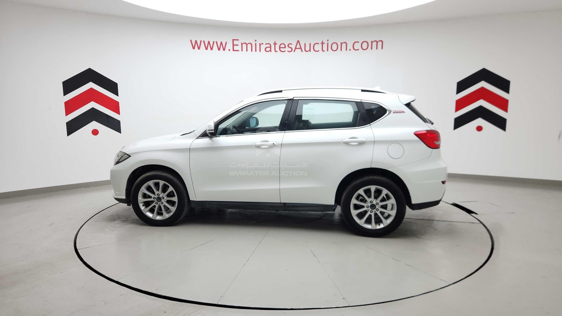 2018 HAVAL H2 VIN: LGWEE4A49JH903550