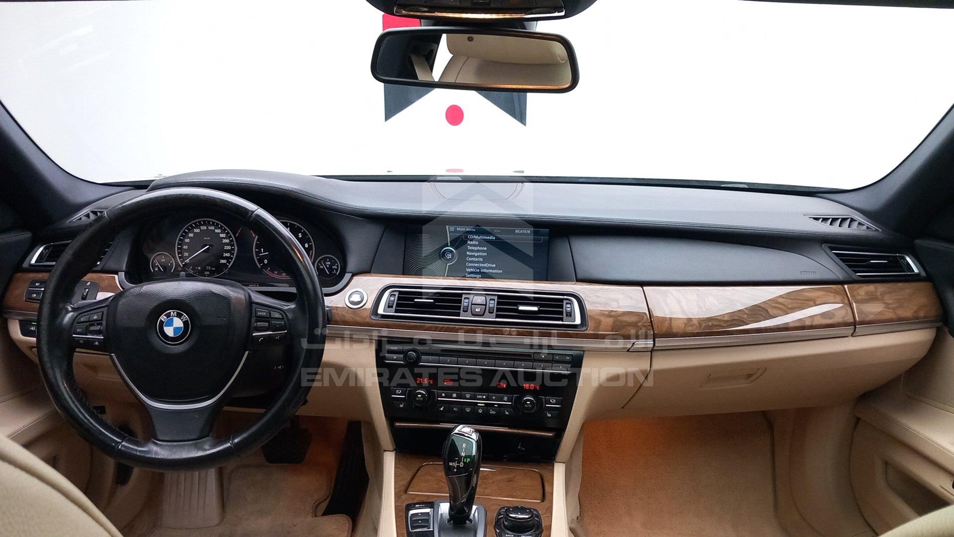 2010 BMW 750 VIN: WBAKB8108AC342700