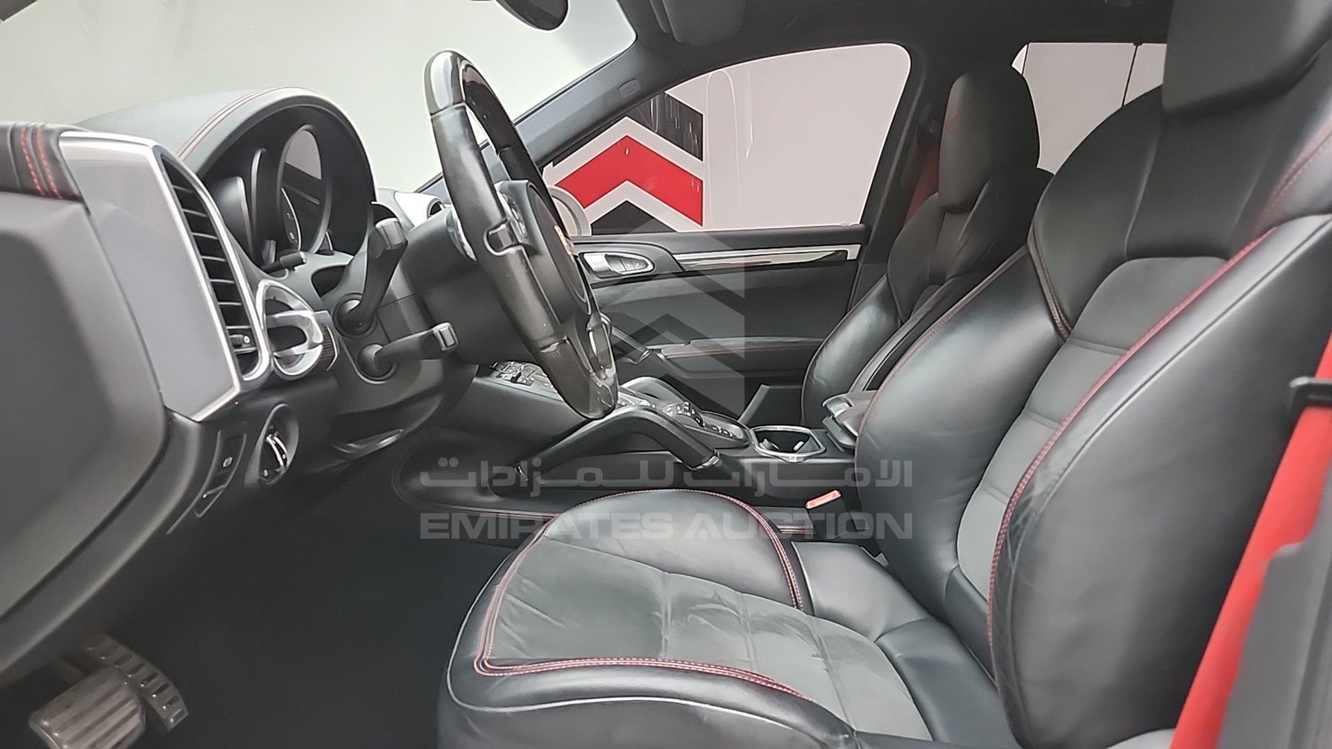 2014 PORSCHE CAYENNE GTS VIN: WP1ZZZ92ZELA73608