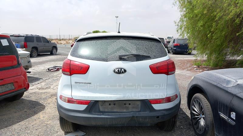 U5YPB81A5FL528920 Auction: EmiratesAuction Lot: 404941 U5YPB81A5FL528920 Kia Sportage 2015 WHITE Photo 8