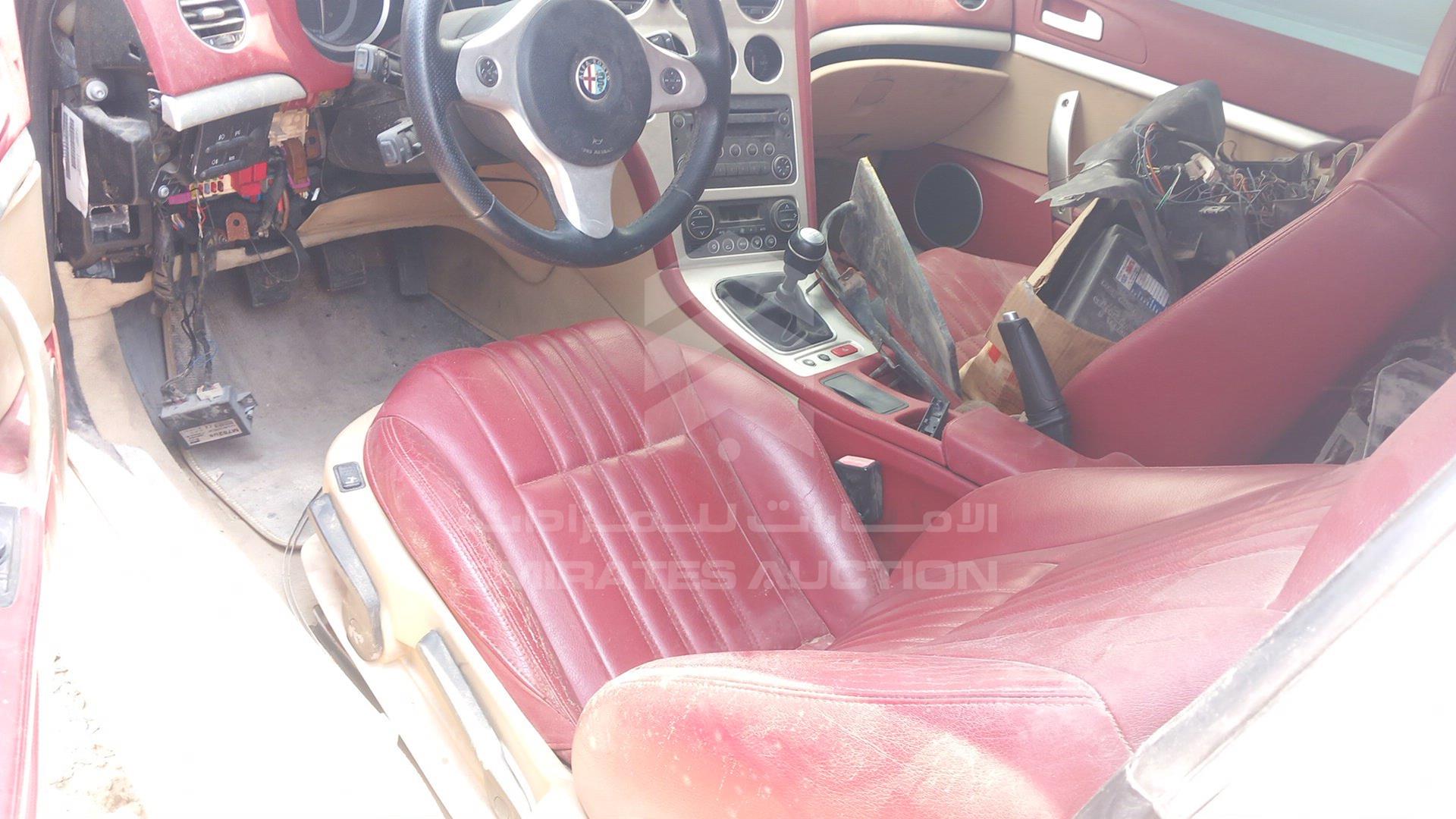 0 ALFA ROMEO --- VIN: ZAR93900005021104