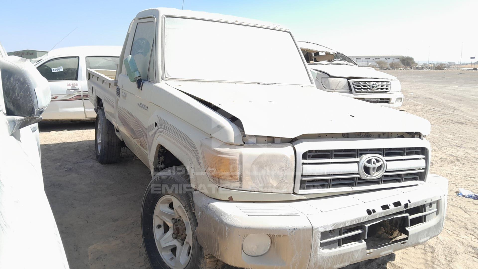 2007 TOYOTA LAND CRUISER VIN: JTFLJ73JX76036221
