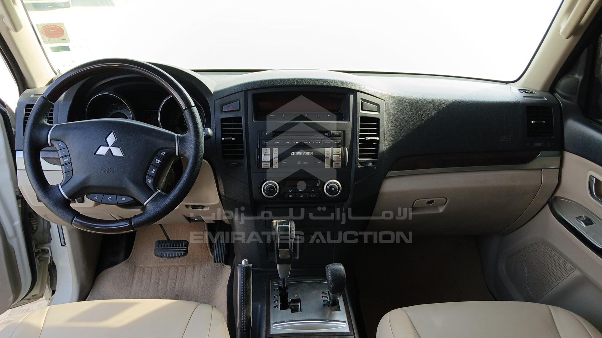 2014 MITSUBISHI PAJERO VIN: JMYLRV95WEJ709535