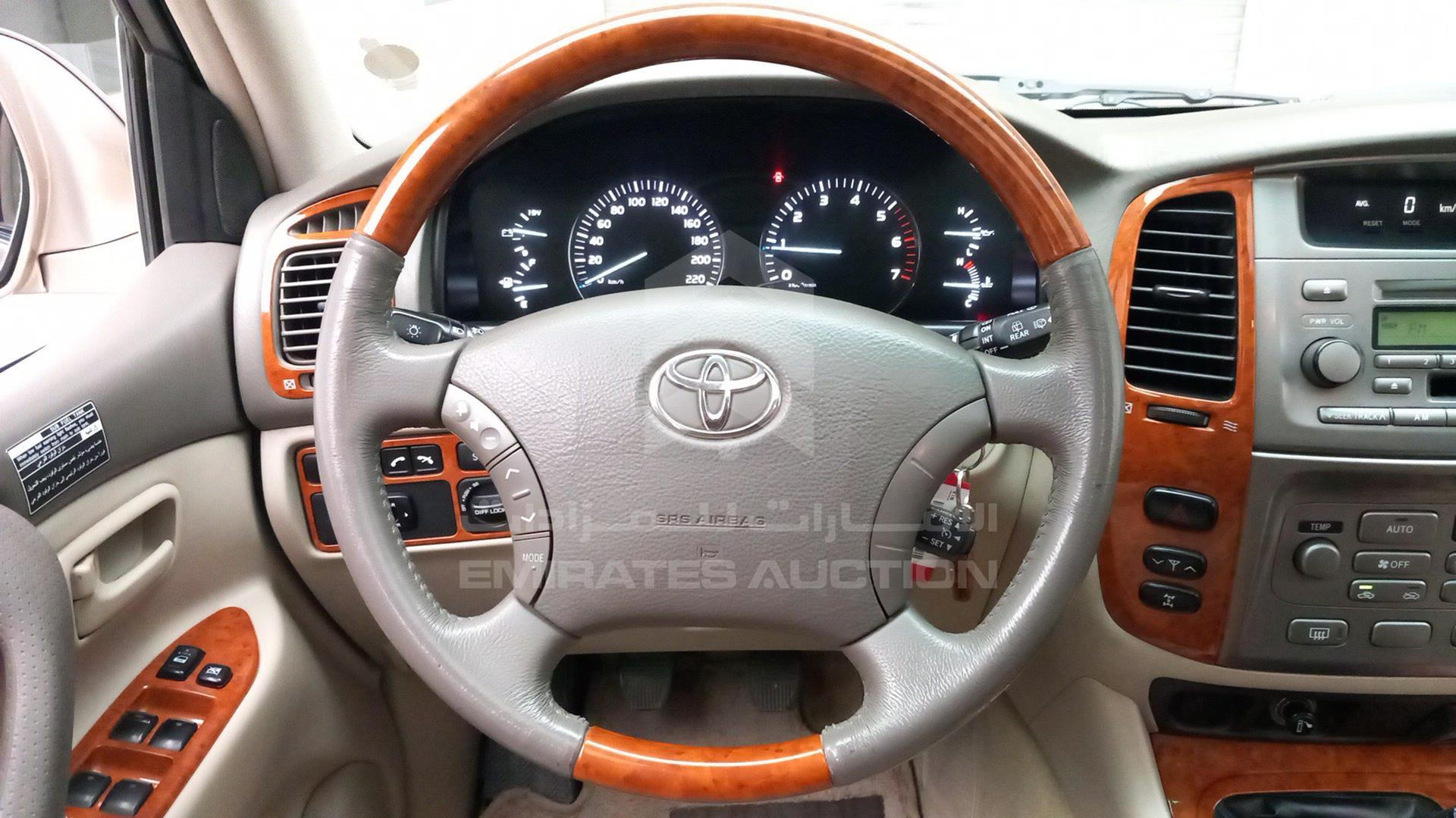 2006 TOYOTA LAND CRUISER VIN: JTEHT05J762085164