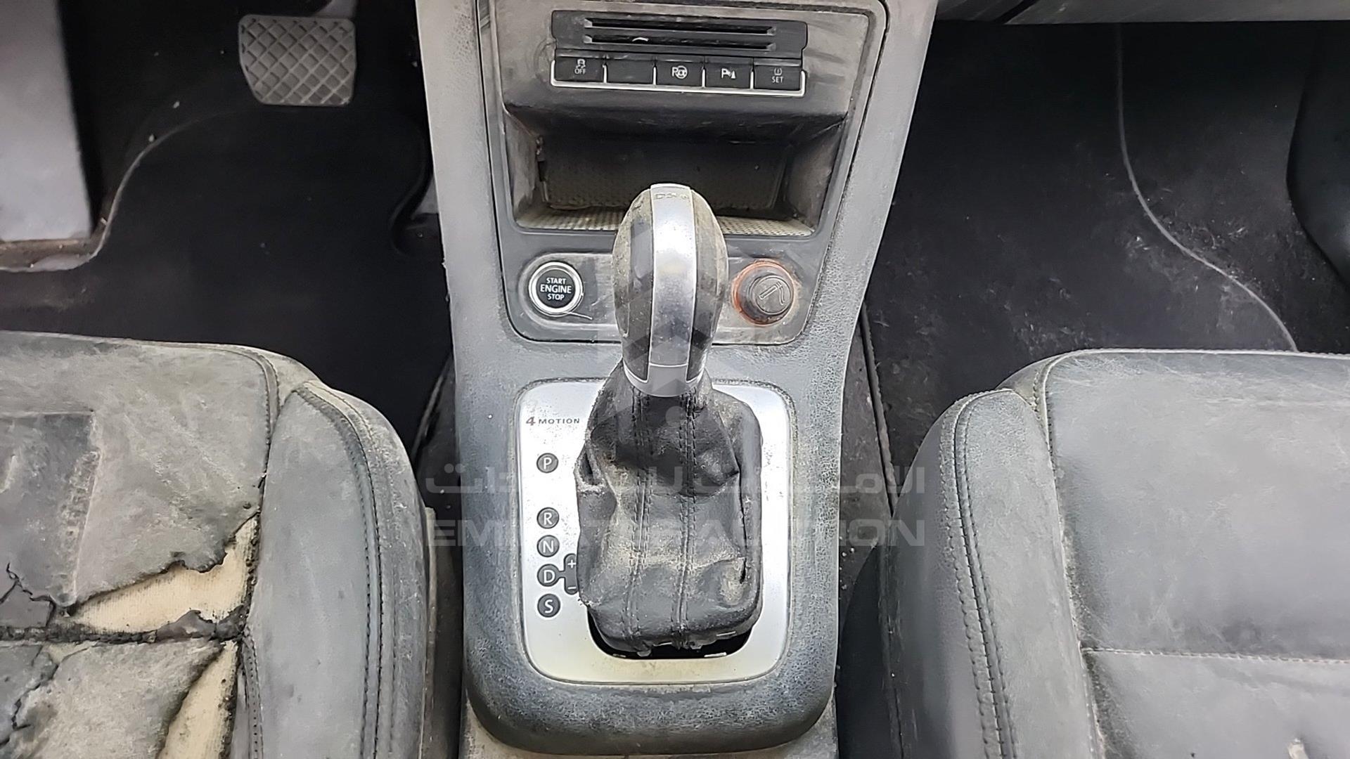 2011 VOLKSWAGEN TIGUAN VIN: WVGCE15N3BW020036