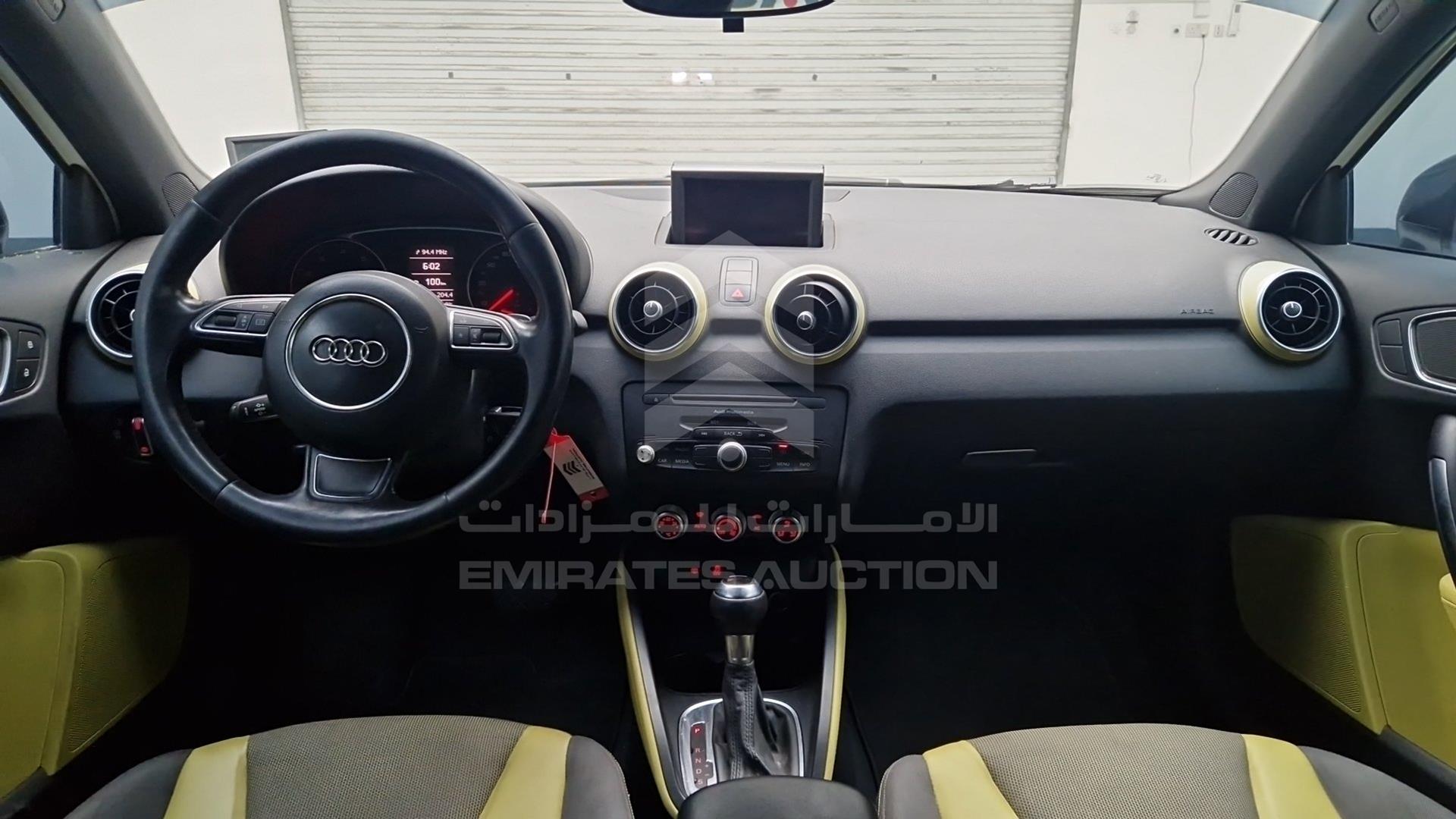 2011 AUDI A1 VIN: WAUAYA8X1BB069417
