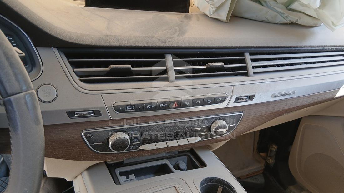 2016 Audi Q7 — Entertainment Systems & Camera Monitor & Navigation — Photo 16