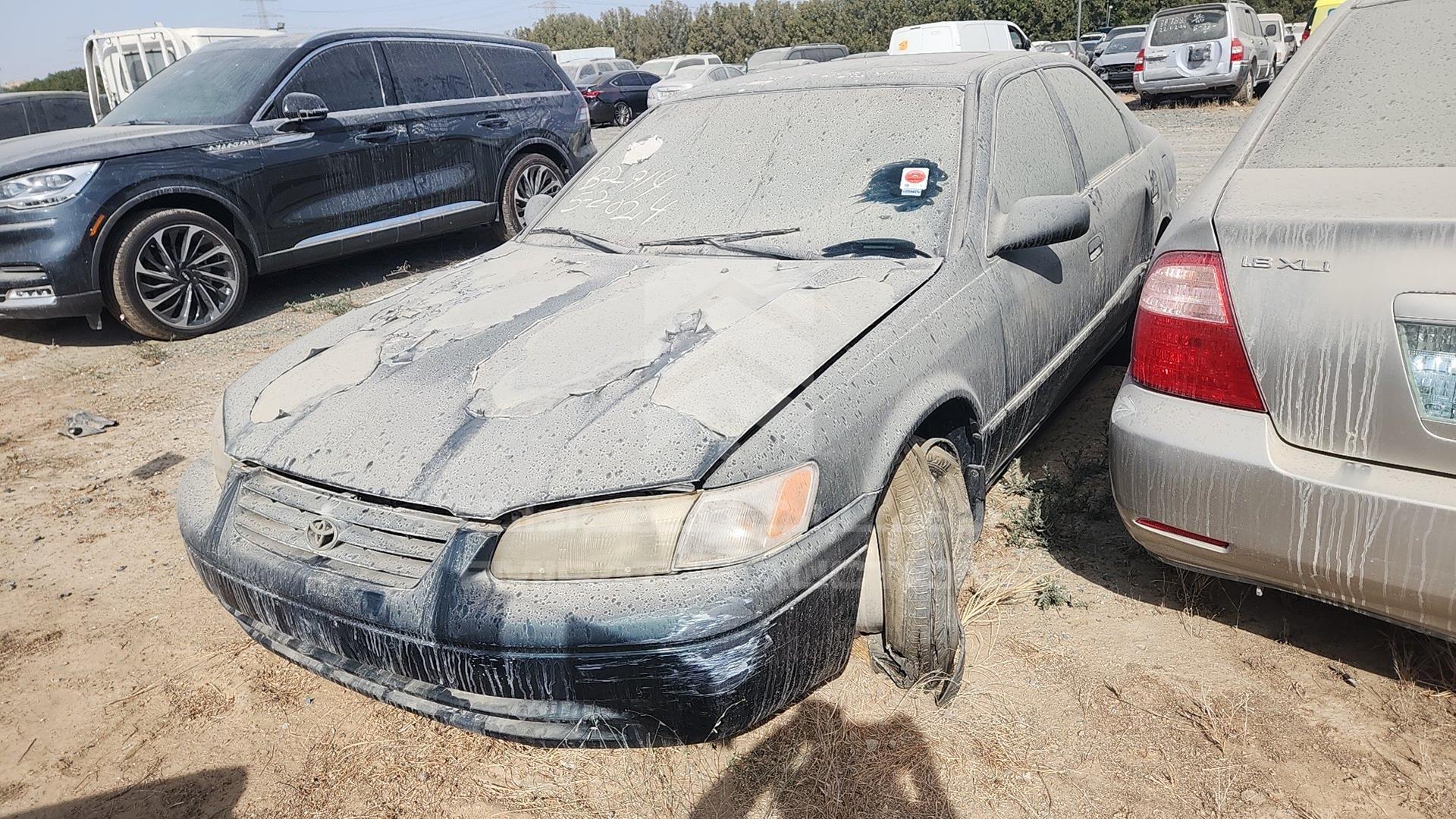 1998 TOYOTA CAMRY VIN: JT2BG28K5W0223917
