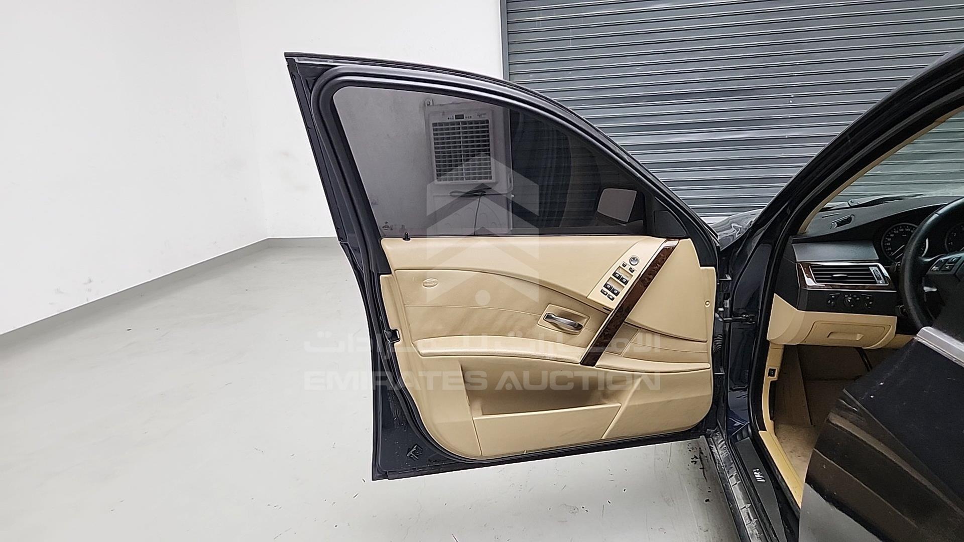 0 BMW 523I VIN: WBANE310X0B953095