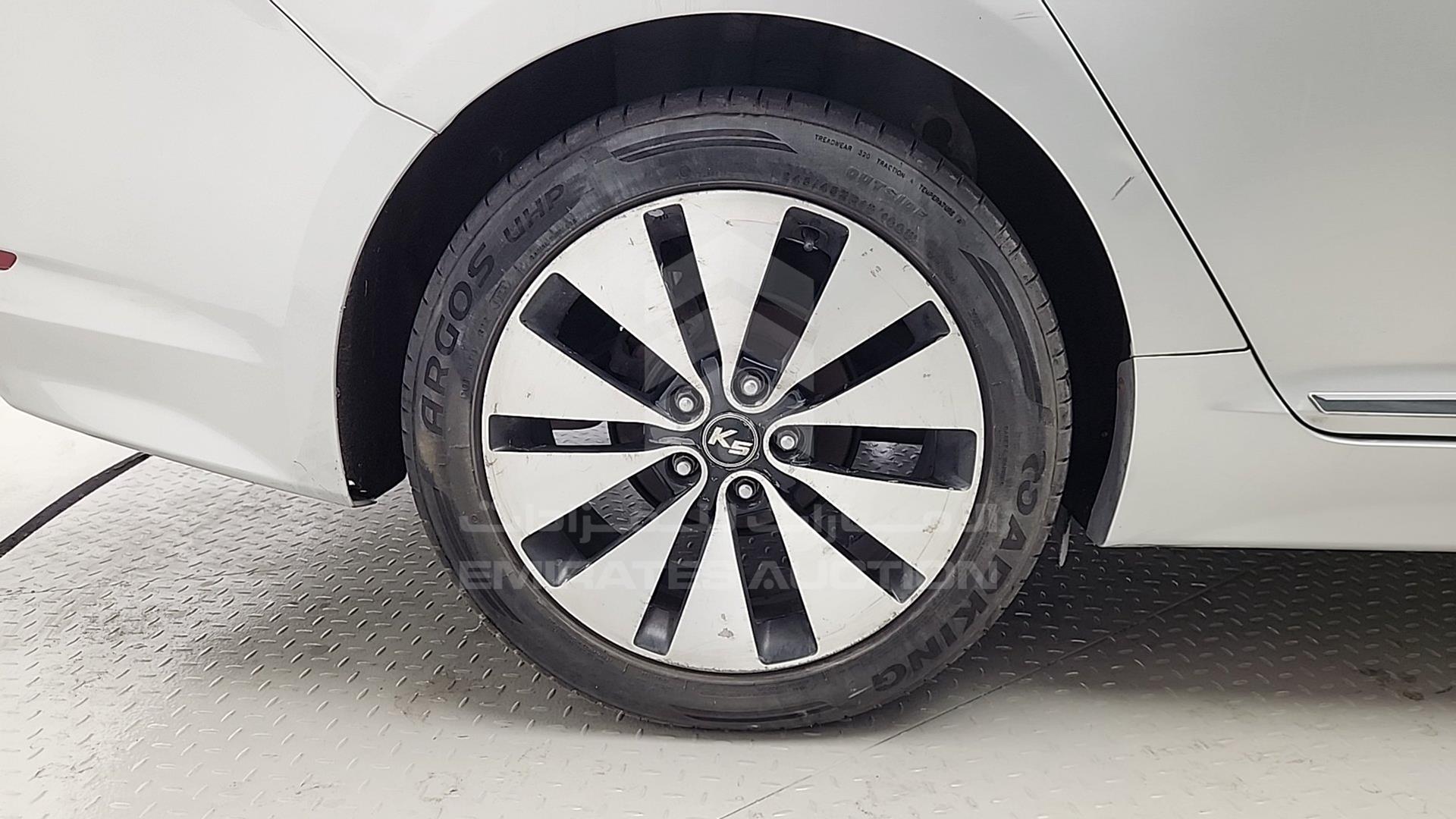 2011 KIA K5 VIN: KNAGN415BBA150063