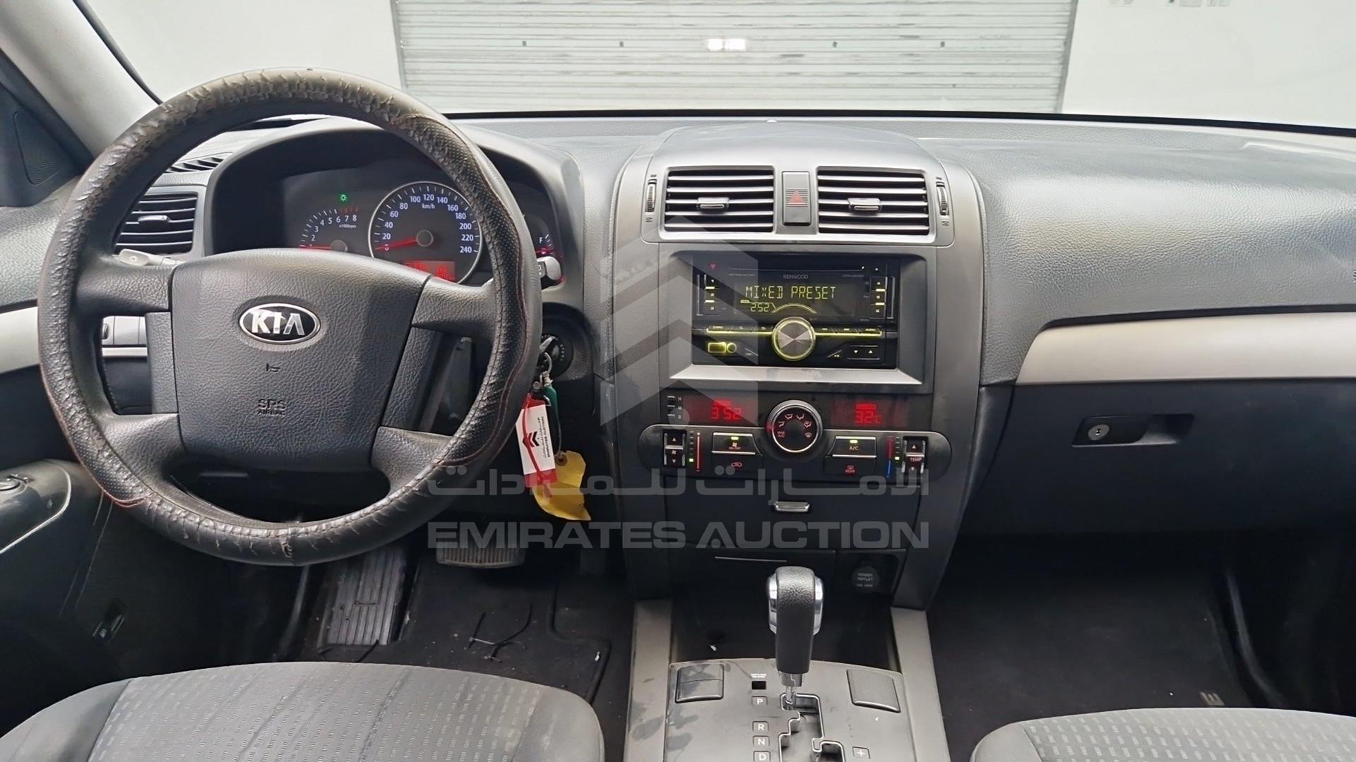 2015 KIA MOHAVE VIN: KNAKM8112F5127778