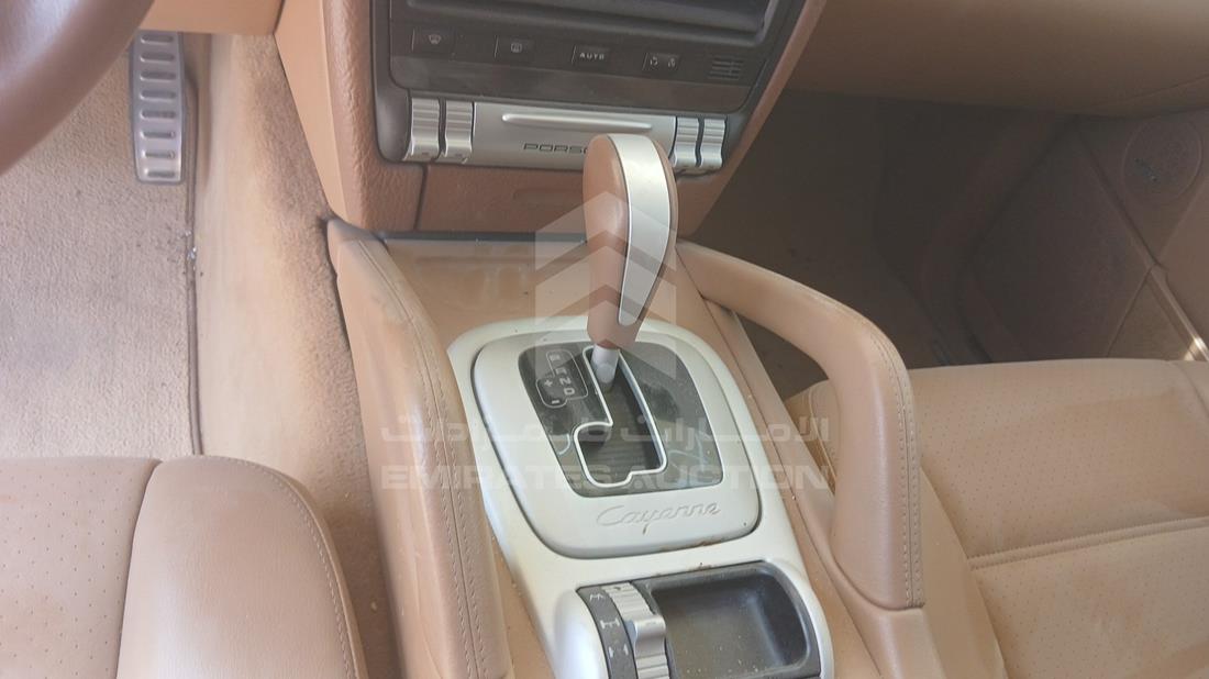 2006 Porsche Cayenne S — Gear View — Photo 17