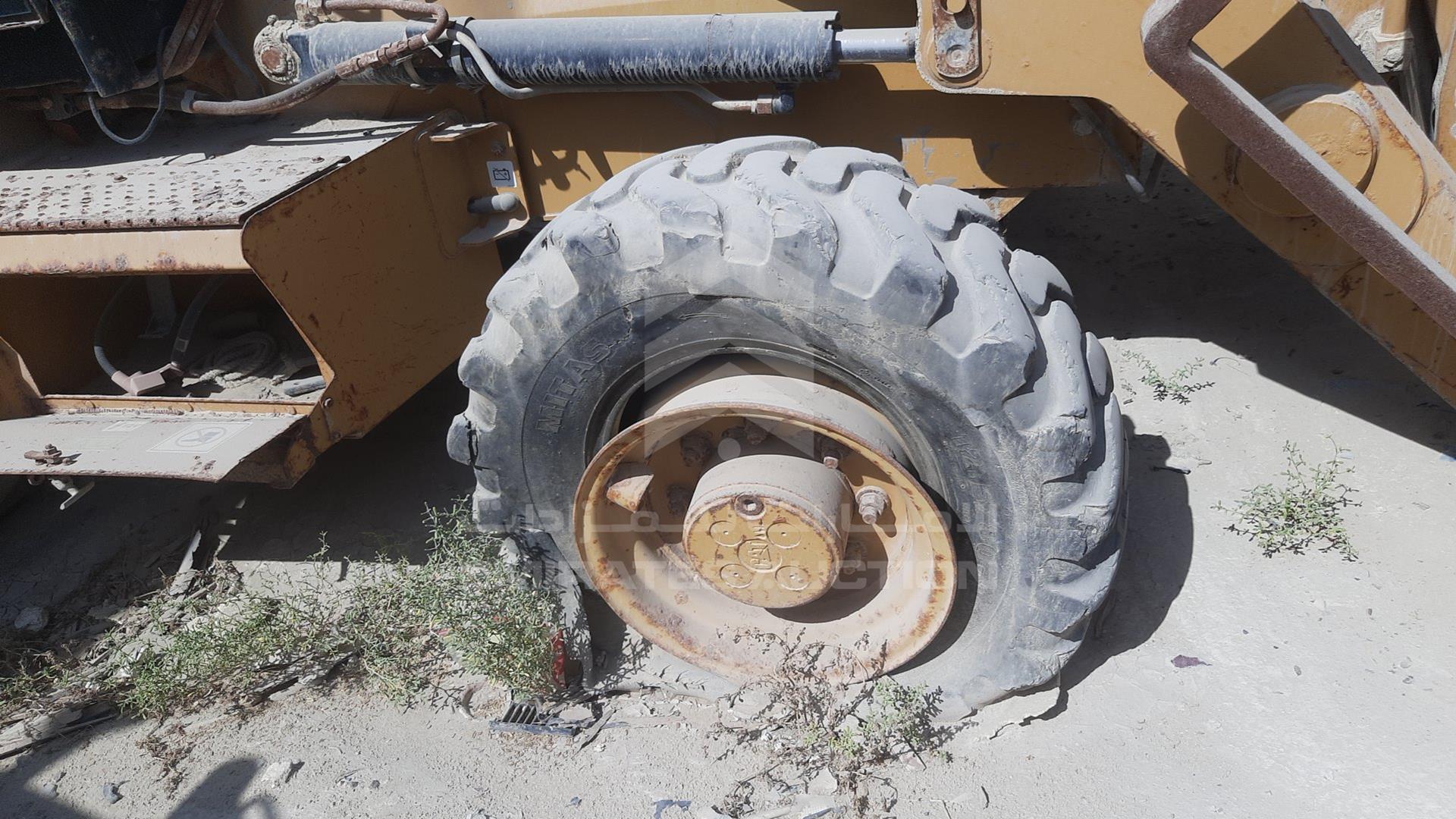 2011 CATERPILLAR 422E VIN: CAT0422EVMAW00837