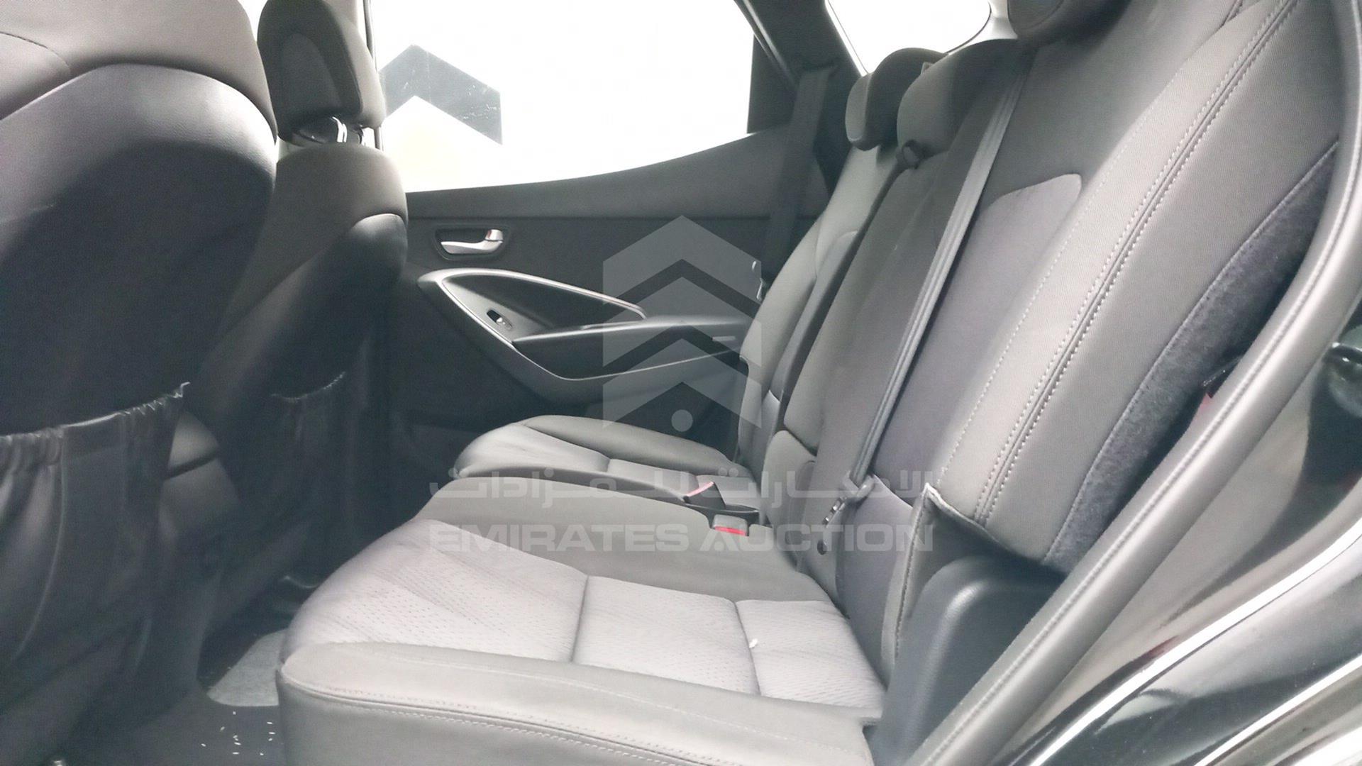 2015 HYUNDAI SANTA FE VIN: KMHSU81E8FU368459