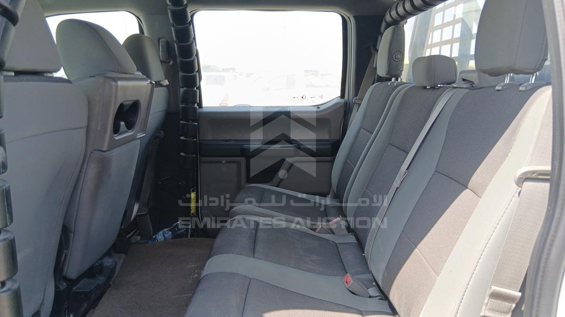 فورد اف 150 2019 — زاوية الراكب الخلفي اليسرى — صورة 20