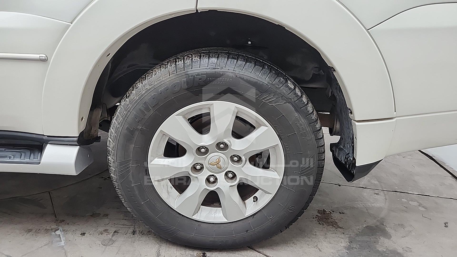 2020 MITSUBISHI PAJERO VIN: JE4MR62M0LJ703693