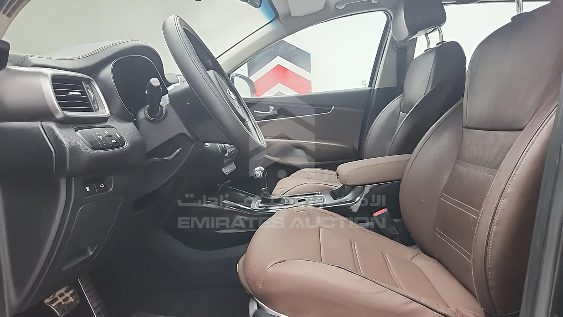 2016 KIA SORENTO VIN: KNAPH814XG5065519
