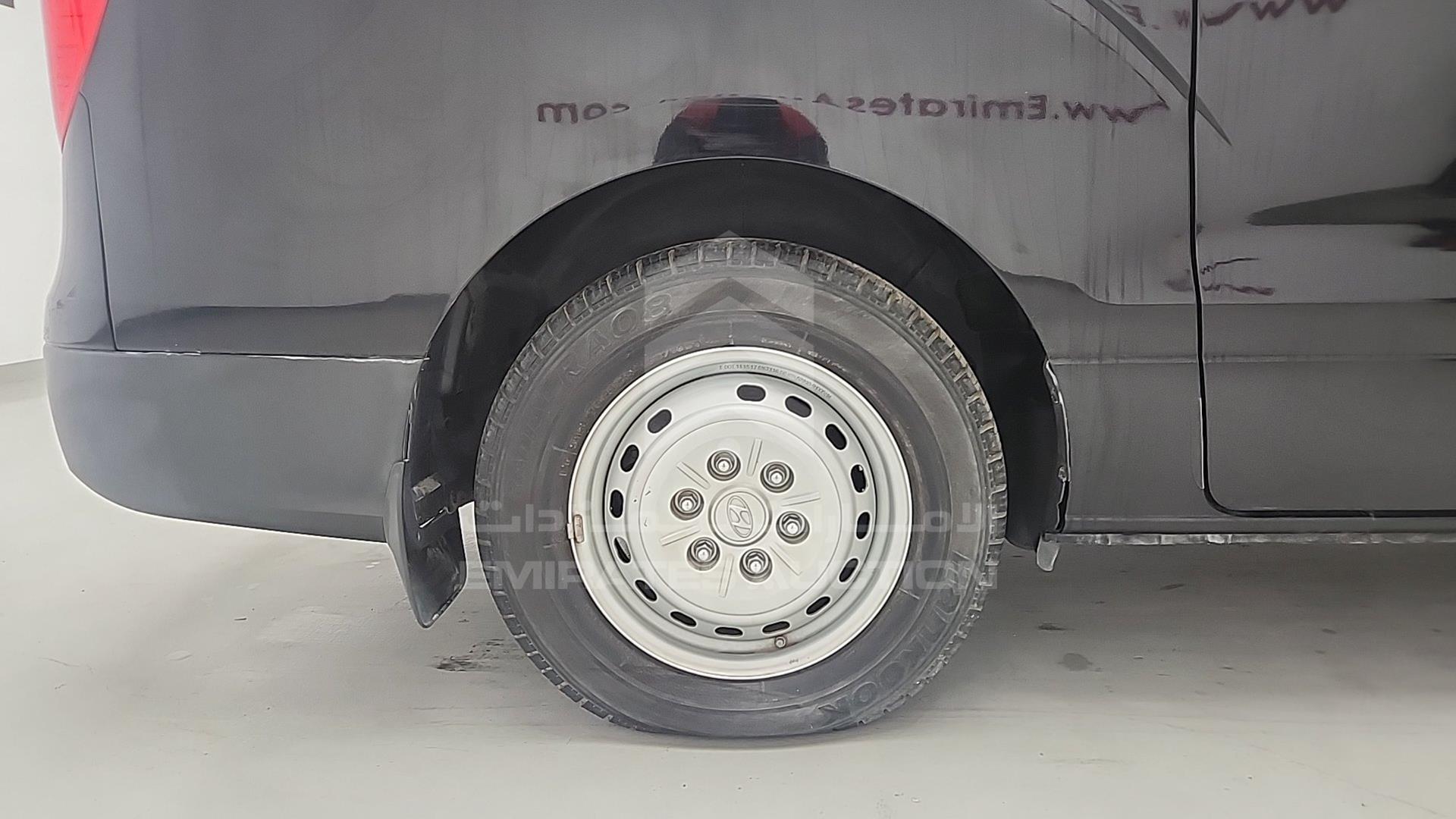 2018 HYUNDAI H1 VIN: KMJWA37R7JU974303