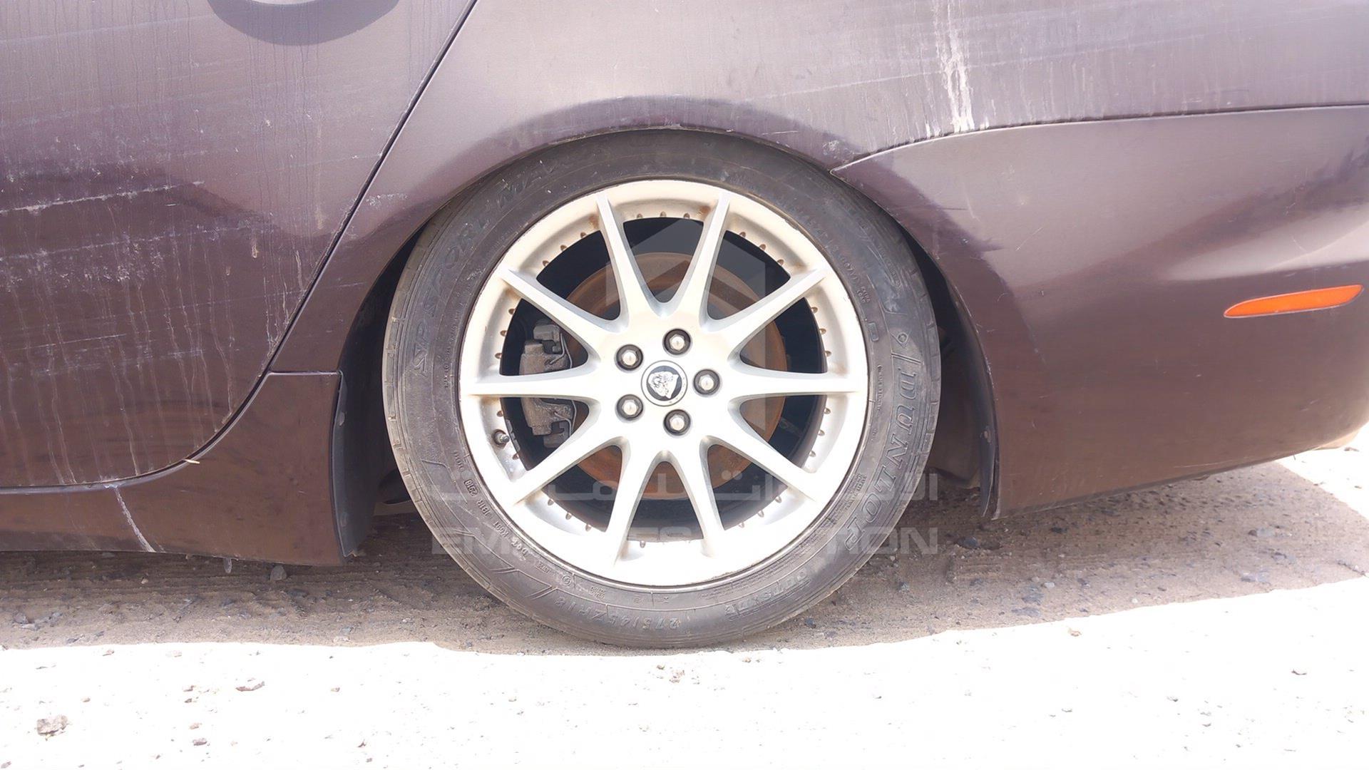 2013 JAGUAR X J VIN: SAJAA20A6D8V50981
