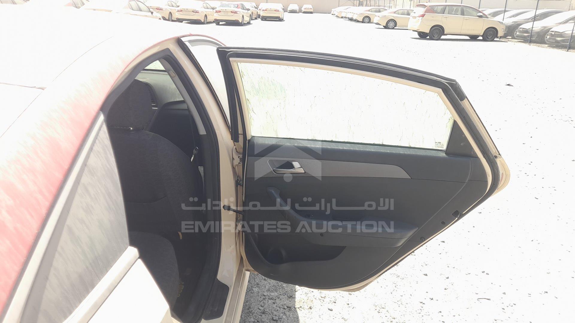 2018 HYUNDAI SONATA VIN: KMHE24136JA082047