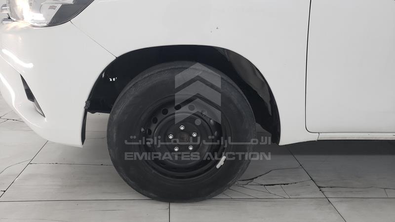 VIN: MR0CX9CD7L4036181 Auction: EmiratesAuction Lot: 385124 MR0CX9CD7L4036181 Toyota Hilux 2020 WHITE Photo 31