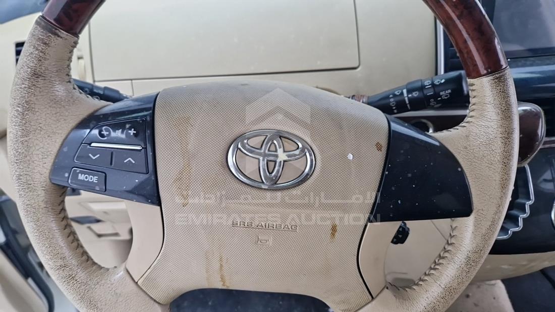 2015 Toyota Previa — Steering & Mounted Controls — Photo 18