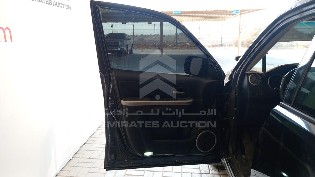 2007 Suzuki Grand Vitara — Front Left Door — Photo 10