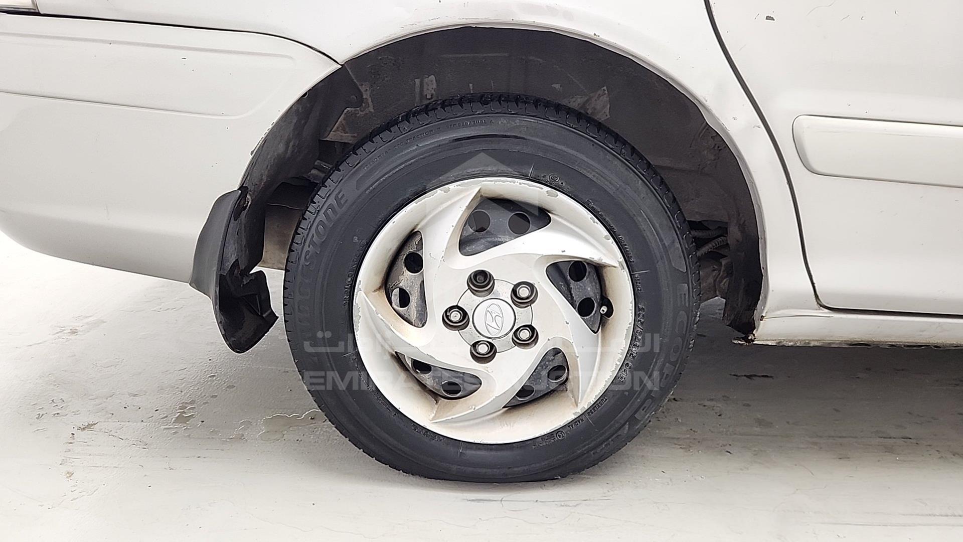 2007 HYUNDAI TRAJET VIN: KMHMG81C07U303668