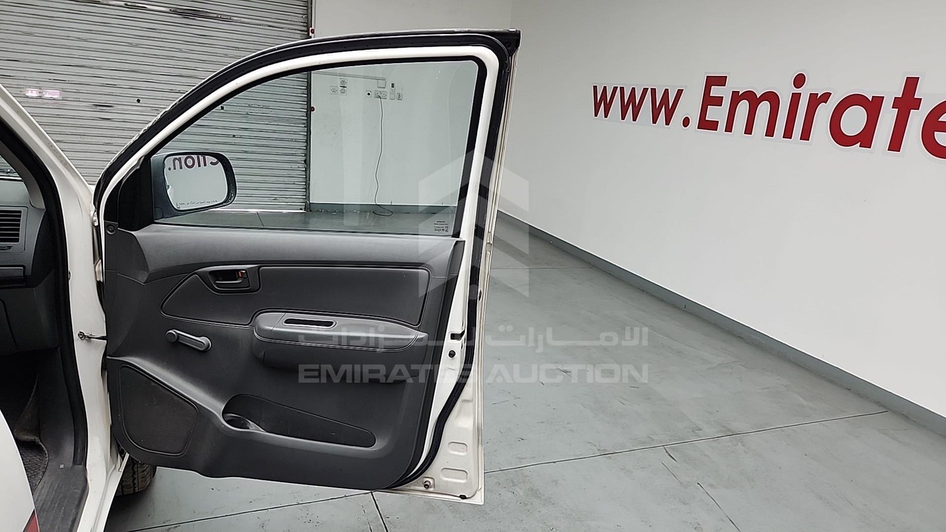2014 TOYOTA HILUX VIN: MR0EX12G4E2349869