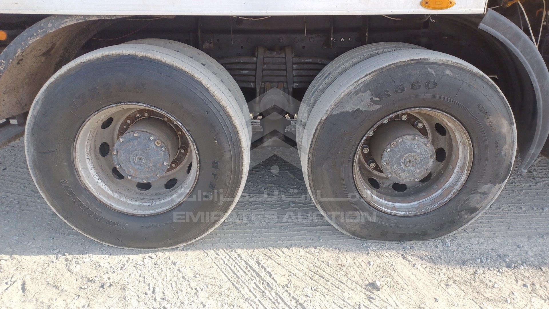 2011 MERCEDES ACTROS VIN: WDAKHCAA0BL590781