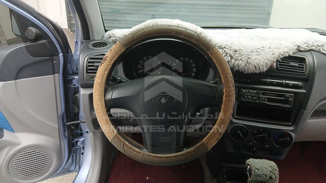 كيا بيكانتو 2007 — التحكمات في عجلة القيادة — صورة 14
