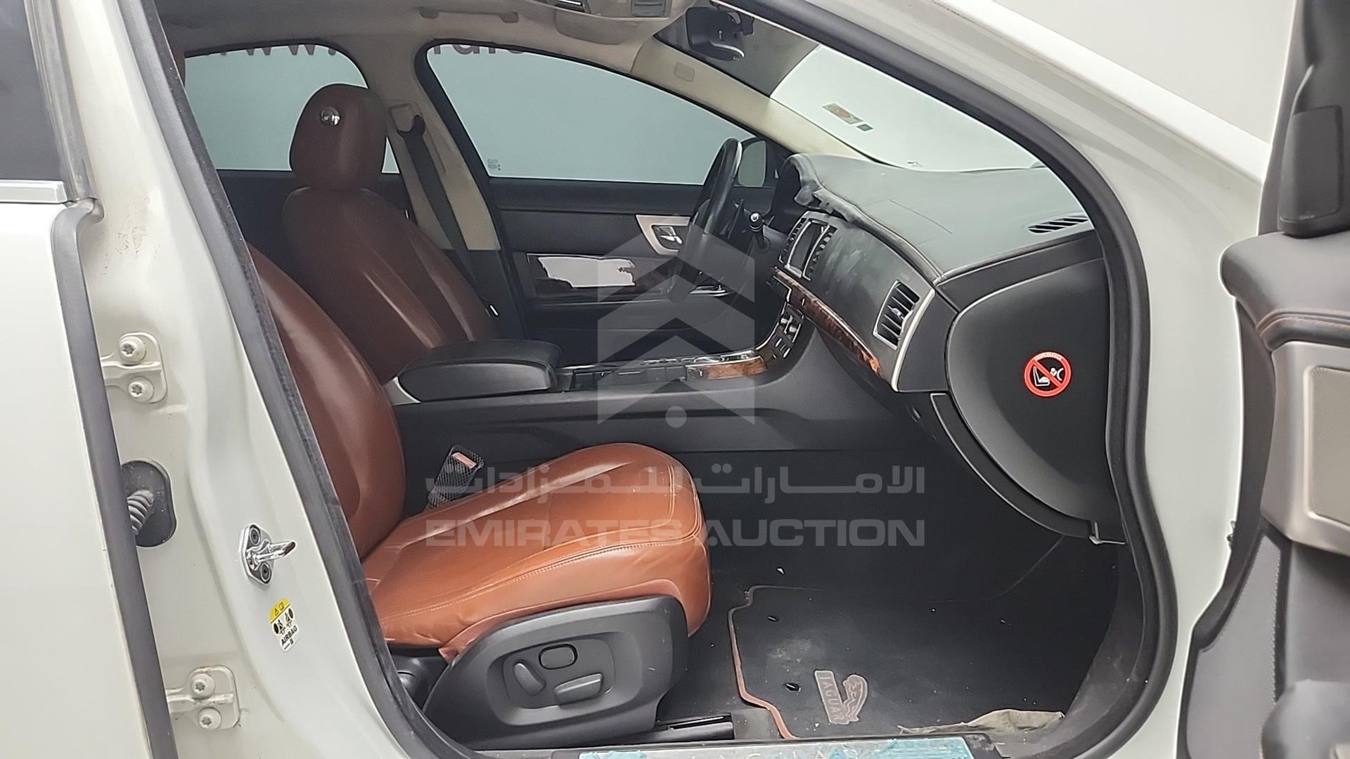2011 JAGUAR XF VIN: SAJAA07DXBFR83989