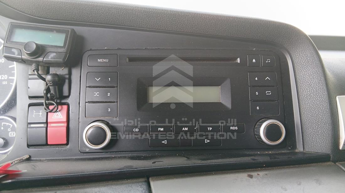 Man — Entertainment Systems & Camera Monitor & Navigation — Photo 17