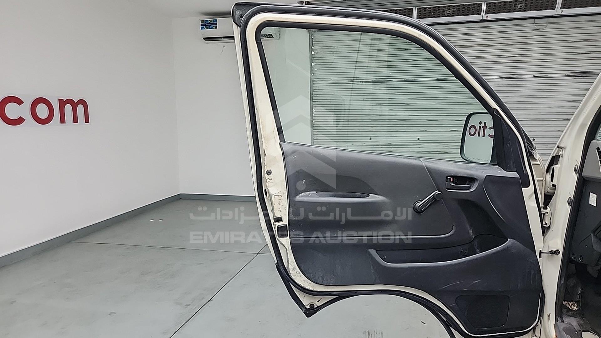 2009 TOYOTA HIACE VIN: JTFHX02P190042285