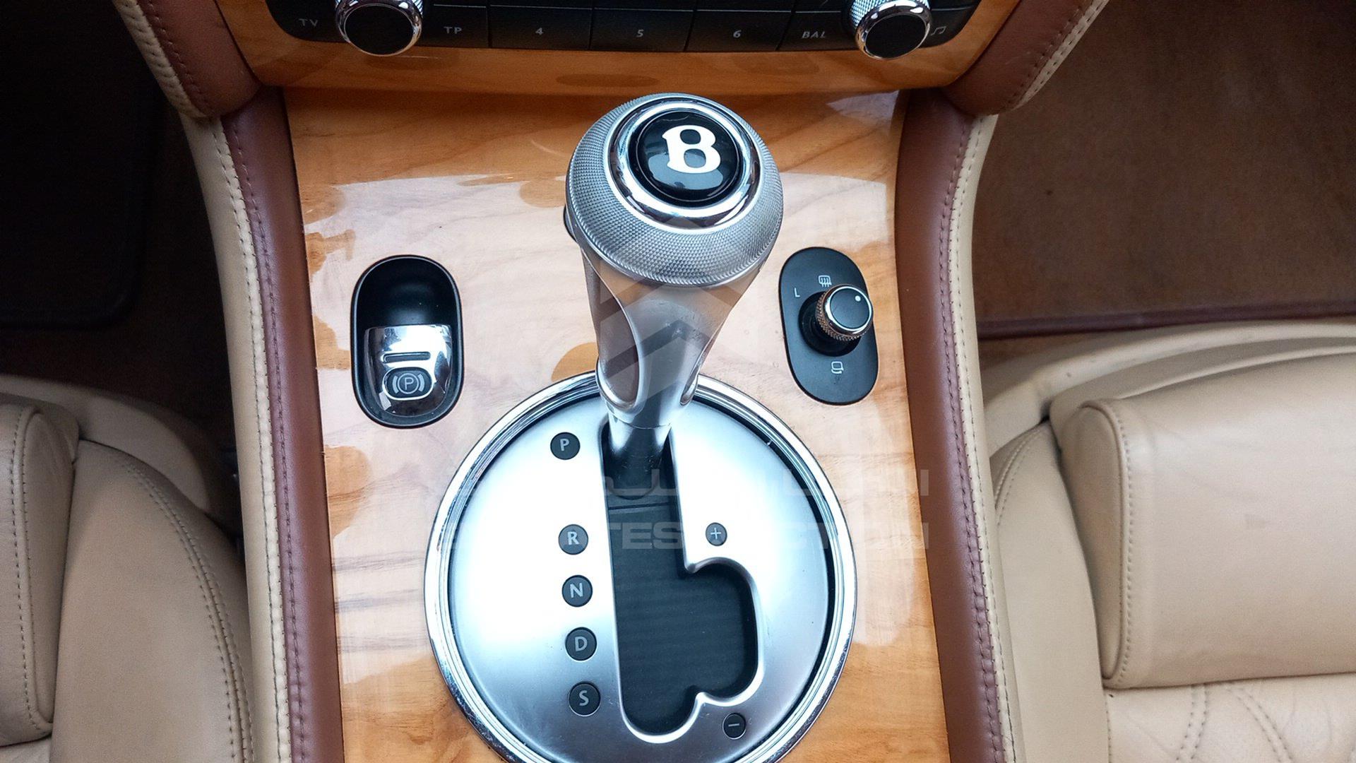 2009 BENTLEY CONTINENTAL VIN: SCBCF63W29C061640