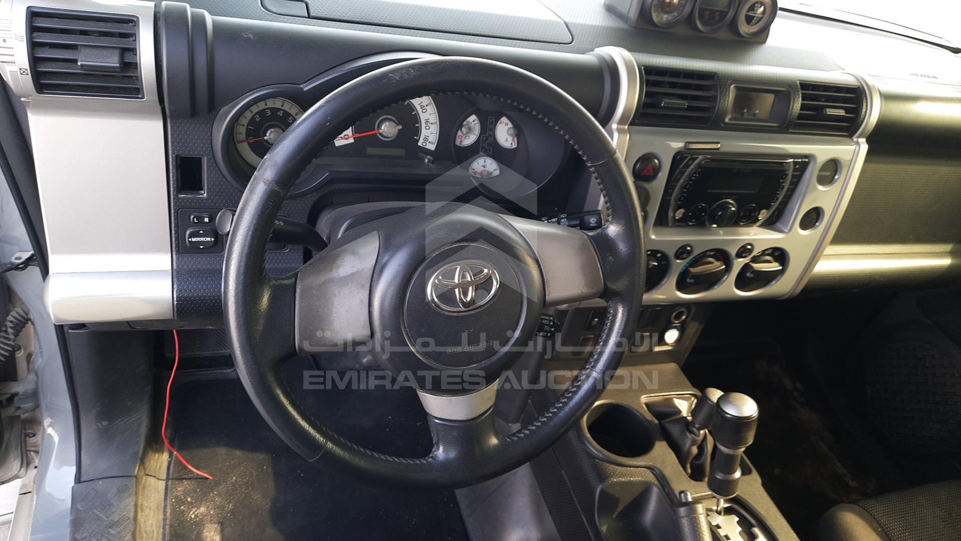 2014 TOYOTA FJ CRUISER VIN: JTEBU11FXEK198065
