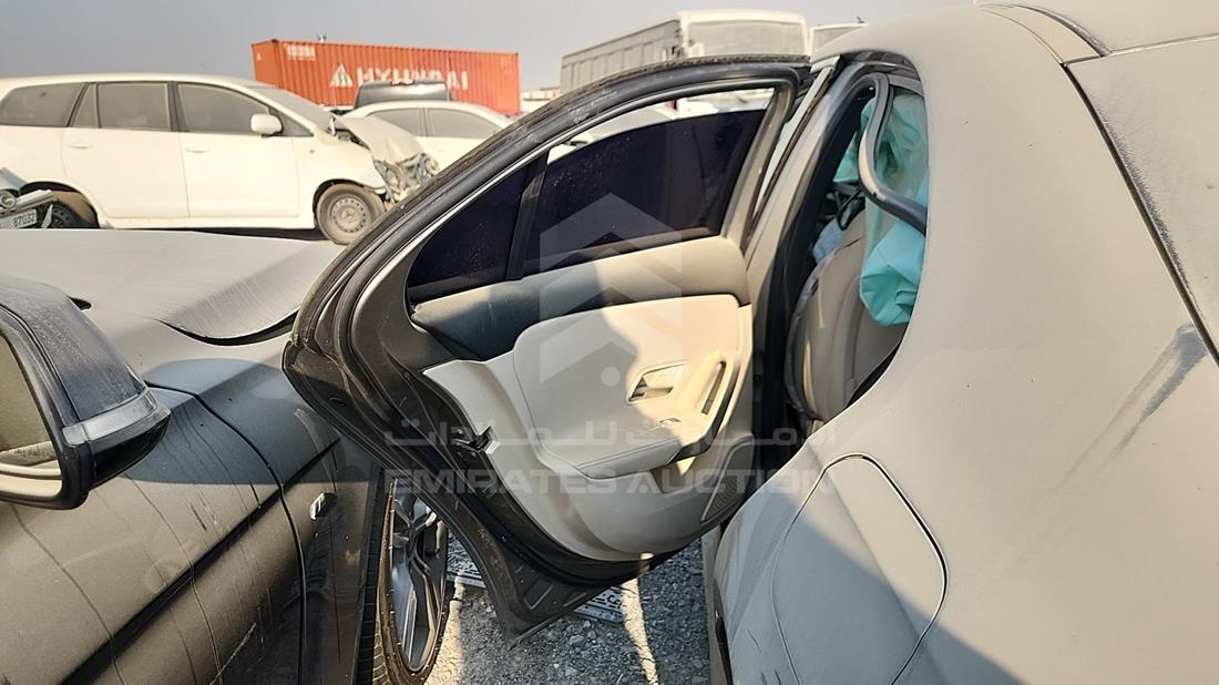 مرسيدس A220 2019 — الباب الخلفي الأيسر — صورة 18