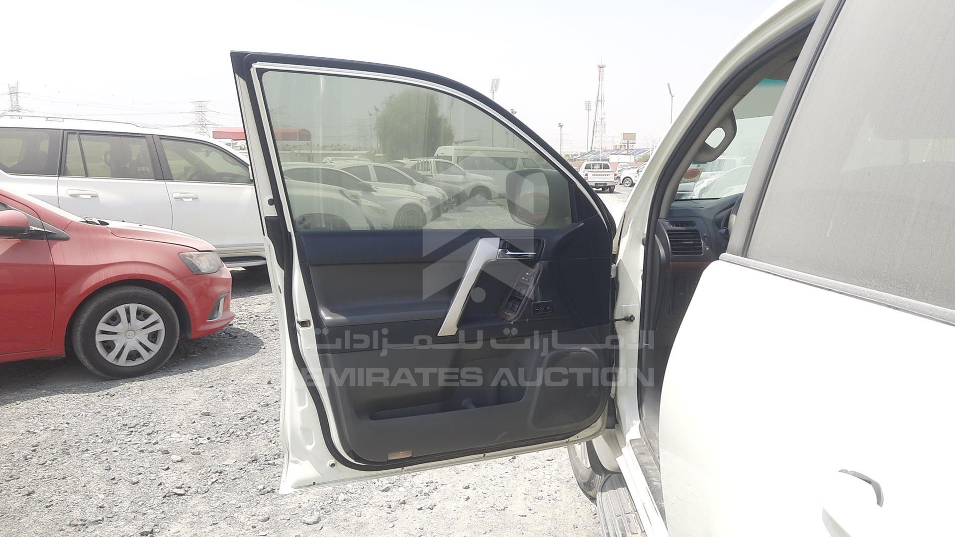 2011 TOYOTA LAND CRUISER PRADO VIN: JTEJU3FJ4B5013023