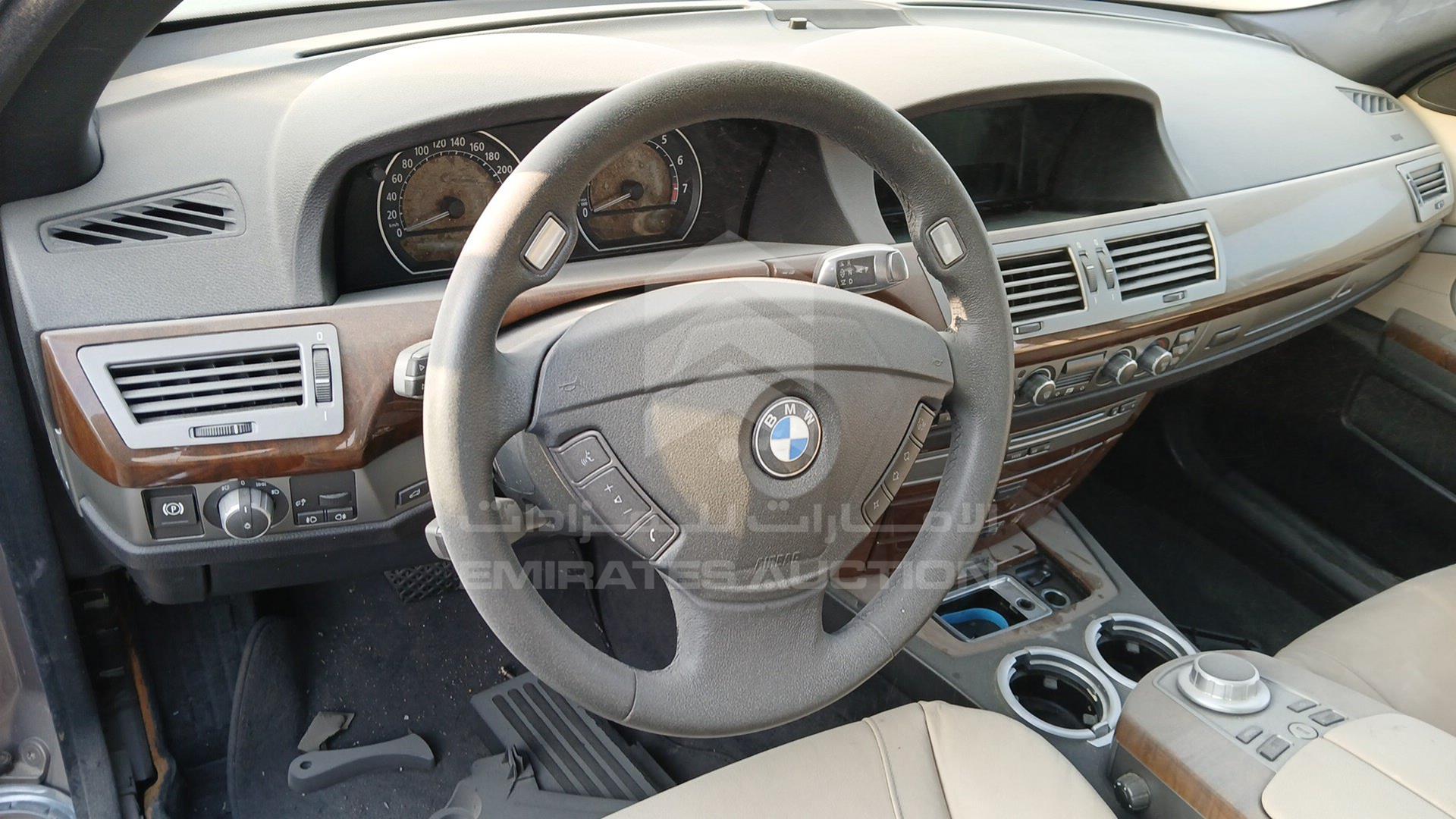 2006 BMW 730 IL VIN: WBAHN21086DS81512